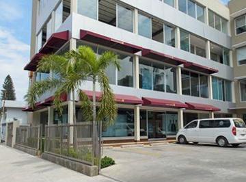 Local comercial · 293m² · 3 Estacionamientos · Vendo o Alquilo Local Comercial en Urdesa Center con Oficinas 293 m² Venta o Alquiler