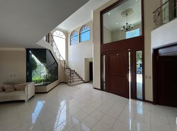 Casa de 5 habitaciones, Guayaquil · Se Alquila o Vende Amplia Casa en Laguna Club