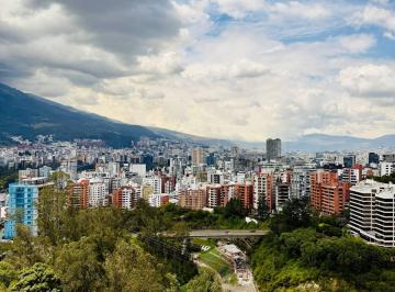 Departamento de 4 habitaciones, Quito · Departamento de 320 m² con 4 Habitaciones en Alquiler en González Suárez