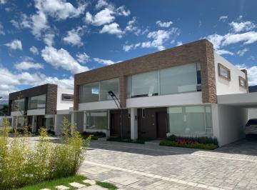 Casa de 3 habitaciones, Quito · Exclusiva Casa de Venta en Tumbaco - Entrega Inmediata - Ubicación Inmejorable