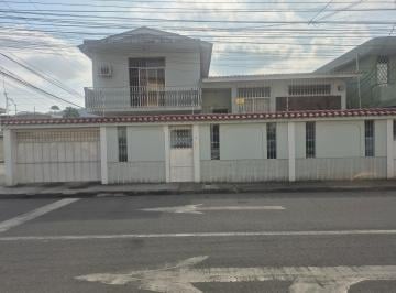 Casa de 7 habitaciones, Guayaquil · Excelente Oportunidad de Inversión Venta de Casa Rentera en Urdesa Central
