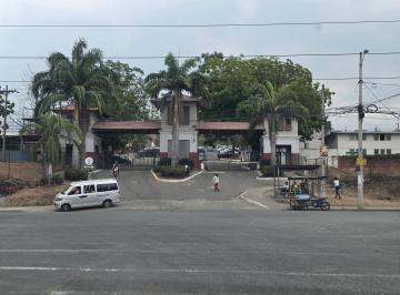 Casa de 3 habitaciones, Guayaquil · Urbanización Portón de Beata en Vía Daule Km 16 1/2 16 - L. Correa