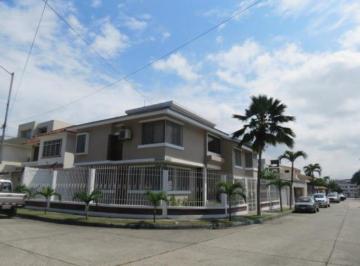 Casa de 4 habitaciones, Guayaquil · Se Alquila Hermosa y Amplia Casa en Colinas de Los Ceibos (Sector Cerrado)