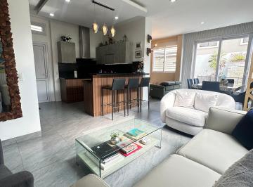 Casa de 3 habitaciones, Guayaquil · Casa Moderna en Venta en Ciudad Celeste - Samborondón