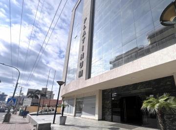 Oficina comercial · 140m² · 2 Estacionamientos · Gran Oficina Edf Empresarial Platinum, Manta - Sb