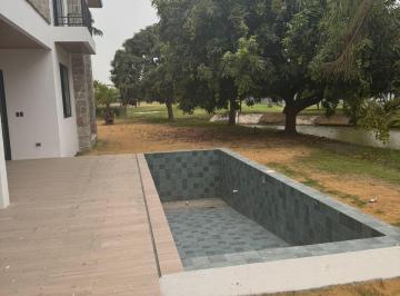 Casa de 4 habitaciones, Guayaquil · Vive El Encanto del Lago y El Prestigio del Golf en Una Residencia Única”