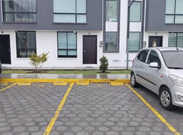 Casa de 3 habitaciones, Quito · Venta Casa Conjunto Seguro Tres Dorm. San Juan de Calderón