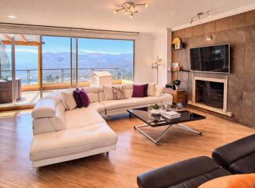 Departamento · 220m² · 3 Habitaciones · 2 Estacionamientos · Departamento Dúplex en Venta en Vista Grande Cumbayá con Vista