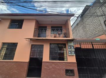 Casa de 8 habitaciones, Quito · Casa Rentera 380 m² - Ciudadela Tarqui - Mena 2 - Sur de Quito