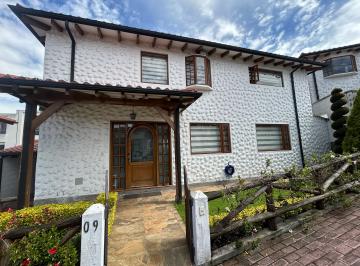 Casa de 3 habitaciones, Quito · Casa de Venta – San Juan de Dios, Vía Al Tingo – Valle de Los Chillos