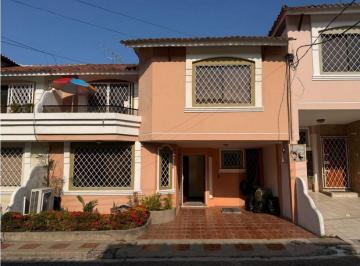 Casa de 3 habitaciones, Guayaquil · Venta Casa en Urbanización Alamos Conjunto Santa Fe Al Norte