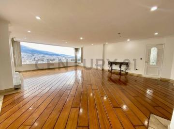 Departamento · 248m² · 4 Habitaciones · 2 Estacionamientos · Venta Amplio Departamento con Hermosa Vista 4 Dorm. Urb Jardines del Batán