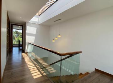 Casa de 3 habitaciones, Quito · Casa de 240 m², 3 Dorm. o Más en Venta en Nayón - Tanda