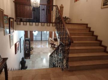 Casa de 6 habitaciones, Guayaquil · Casa con 6 Habitaciones en Venta en Urdesa Norte con 627 m²