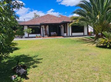 Casa de 4 habitaciones, Quito · Casa Comercial de Venta o Arriendo en Tumbaco Cerca a Gasolinera Puma