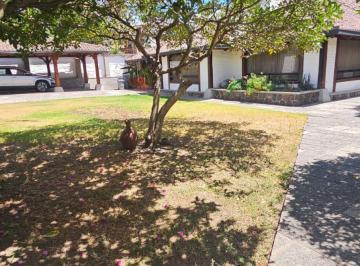 Casa de 4 habitaciones, Quito · Casa Comercial de Venta en Tumbaco Oportunidad $490.m² Terreno