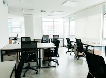 Oficina comercial , Guayaquil · Espacio de Oficina en Renta Para 5 Personas en Ecuador, Guayaquil, Los Arcos Plaza