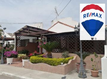 Casa de 4 habitaciones, Salinas · Se Vende Casa Amoblada en Salinas