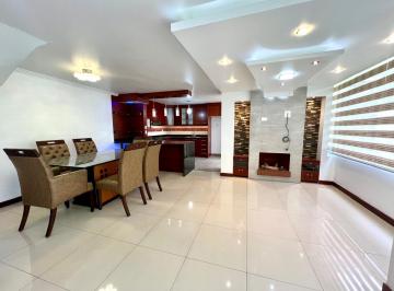 Casa · 121m² · 4 Habitaciones · 2 Estacionamientos · Mv Sector Norte, Paseos del Pichincha, en Venta Casa de 4d Incluyendo 1d en Pb, 121.67 m²
