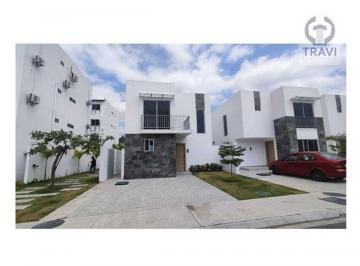 Casa de 4 habitaciones, Guayaquil · Venta Casa en Urb. Costa Gardens. Via a La Costa.