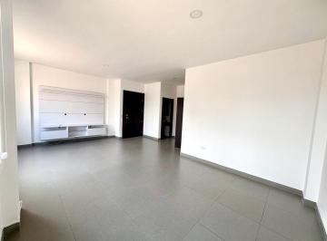 Departamento de 3 habitaciones, Guayaquil · Alquilo Departamento Planta Baja con Patio. 3 Dorm. c/u con Baño