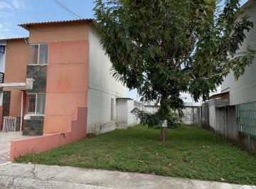 Casa de 3 habitaciones, Daule · Casa Esquinera Urbanizaciòn Málaga II (Gim - W)
