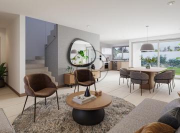 Casa · 150m² · 3 Habitaciones · 2 Estacionamientos · Puembo 194.04 m² en Venta Casa Dos Plantas con Jardin 3 Habitaciones