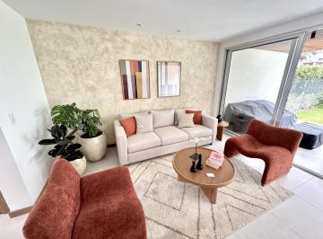 Casa · 168m² · 3 Habitaciones · 2 Estacionamientos · Puembo 243.88 m² en Venta Casa Dos Plantas con Jardin 3 Habitaciones