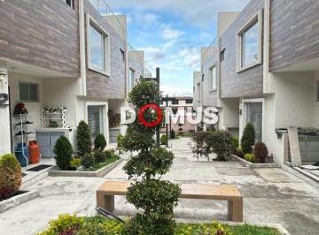 Casa de 3 habitaciones, Quito · Casa por Estrenar, 3 Dorm. Cada Uno con Su Baño, Terraza, Patio