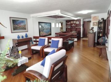 Casa · 394m² · 2 Estacionamientos · Exclusivo Departamento Dúplex con Potencial de División en Quito Tenis