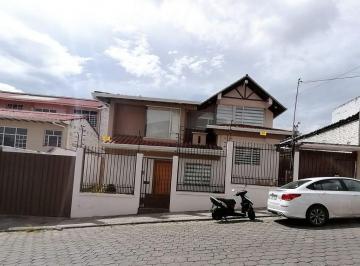 Casa de 4 habitaciones, Loja · Amplia Casa Cerca Al Supermaxi 570 m²