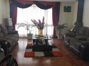 Casa · 643ha · 8 Habitaciones · 4 Estacionamientos · Venta de Casa con 2 Departamentos Indenpendientes en Dammer 2