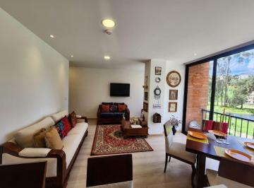 Departamento de 2 habitaciones, Cuenca · Departamento Moderno de 2 Hab Frente Al Río Yanuncay: Exclusividad Confort en La Av Primero de May
