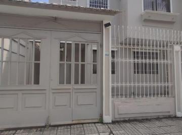 Casa · 145m² · 3 Habitaciones · Venta de Casa Urdenor 1: Comodidad y Exclusividad
