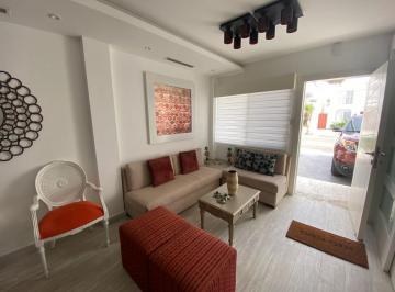 Casa · 151m² · 3 Habitaciones · 2 Estacionamientos · Casa en Venta en La Via a Data