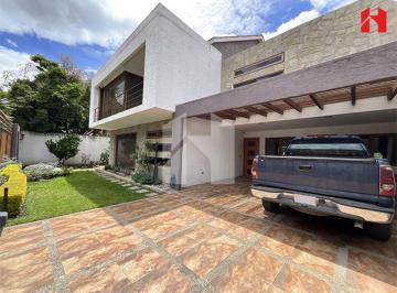 Casa de 3 habitaciones, Cuenca · Vendo Casa en Cuenca Sector Jardines del Rio (Muñecas de Piedra) Cv3949