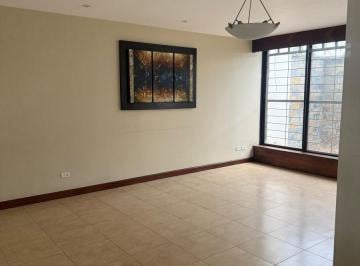 Casa de 3 habitaciones, Guayaquil · Casa Amplia Tipo Townhouse en Los Ceibos a Una Cuadra del Colegio Alemán