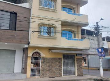 Casa de 5 habitaciones, Santa Rosa · Venta de Casa Esquinera de 3 Pisos en Santa Rosa