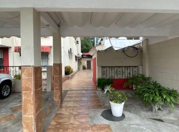 Departamento de 4 habitaciones, Guayaquil · Oportunidad por Viaje! Urdesa Norte. Venta de Departamento en Condominio Planta Baja.