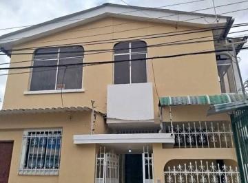 Casa de 4 habitaciones, Guayaquil · Casa en Alquiler en Alborada 8va Etapa