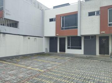 Casa de 3 habitaciones, Quito · Carcelén, Casa en Venta Conjunto