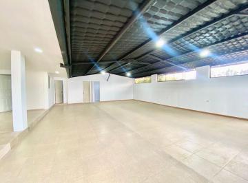 Local comercial · 130m² · 20 Estacionamientos · Local Comercial en Puembo Vía Arrayanes