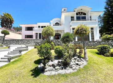 Casa en Venta de 8 habitaciones Cumbayá · Cumbayá – Urb. Vista Grande | Vendo Propiedad de 1.018 m² de Construcción en 1.355 m² de Terreno