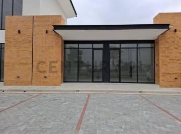 Local comercial · 45m² · 2 Estacionamientos · Local Comercial en Plaza Savali, Km 4.5 Via a Salitre - Karig