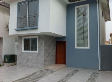 Casa de 3 habitaciones, Guayaquil · Alquiler de Casa en Urbanización Vistana1000/ Samborondon/ Aurora
