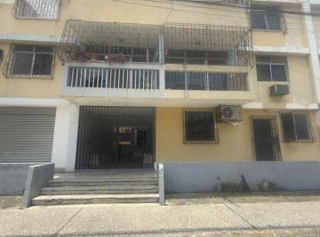 Departamento de 3 habitaciones, Guayaquil · Departamento en Venta, en La Cdla. La Saiba Piso 4