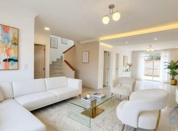 Casa · 205m² · 4 Habitaciones · 2 Estacionamientos · Vendo Casa Unica Oportunidad Como Nueva Cumbaya Scala Shopping Univ. San Francisco