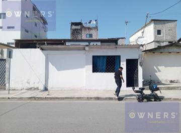 Casa · 128m² · 2 Habitaciones · Venta Casa Av 9na y 3 de Noviembre, Centro de Playas (Ar)