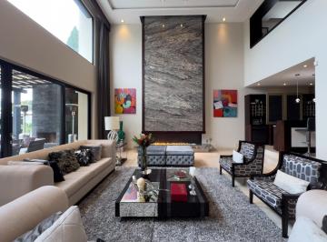 Casa de 8 habitaciones, Quito · Residencia de Lujo en Rincón del Valle - Urb. Privada y Segura