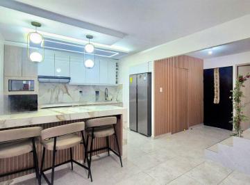 Casa de 4 habitaciones, Guayaquil · Acabados de Primera, Urbanización Privada, Vía a Daule, Dormitorio en Planta Baja, Casa Sofisticada
